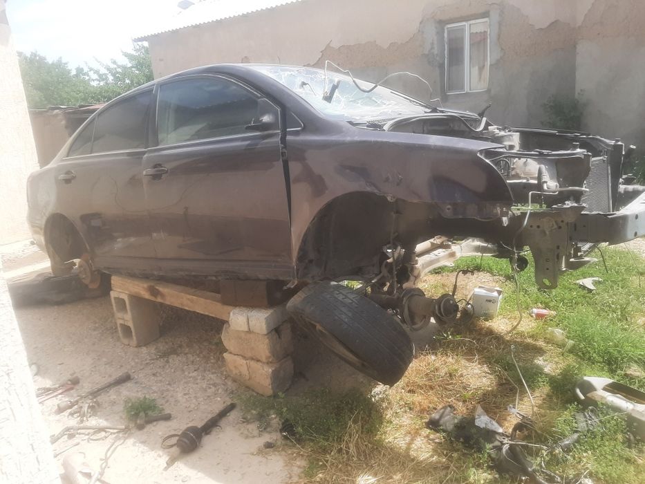 Тайота авенсис запчасти