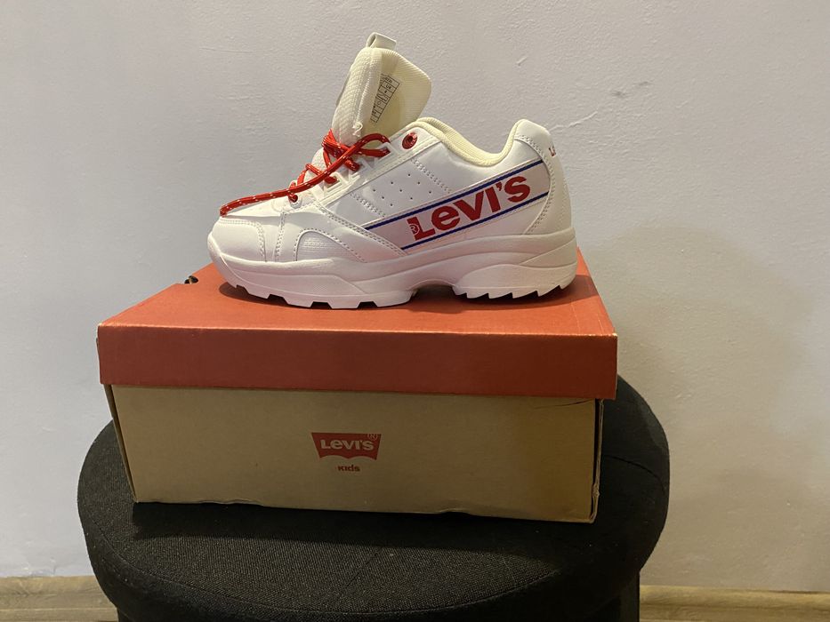 Adidași noi (nepurtati) mărimea 37