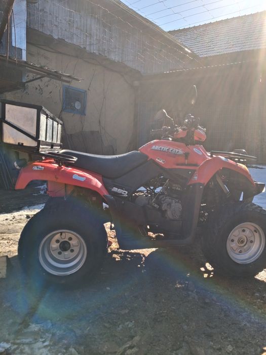ATV ARCTIC CAT  250cc în stare foarte bună