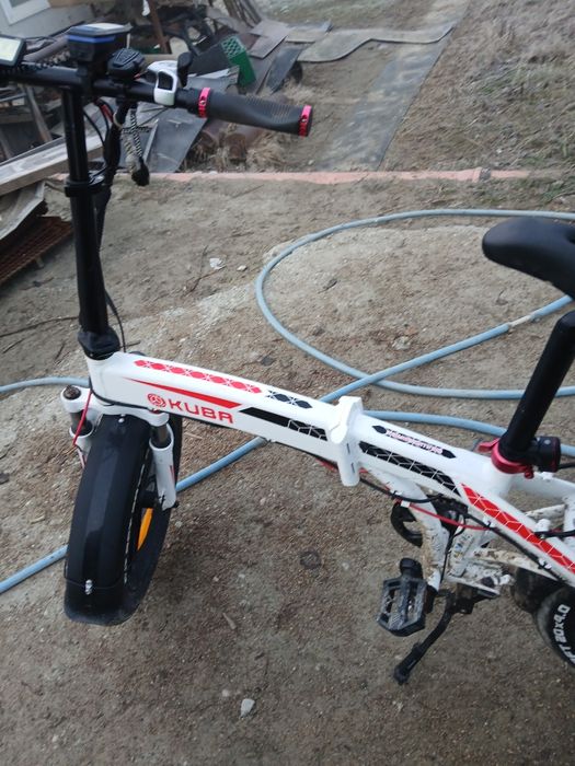 Vând bicicletă electrică în stare foarte bună Am acte la ea și factură