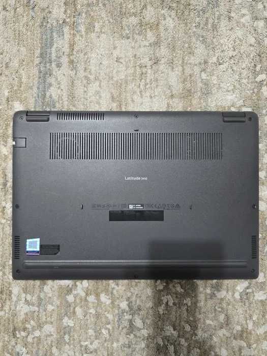 Laptop ultraportabil Dell Latitude 3410 cu procesor Intel® i5-10210U