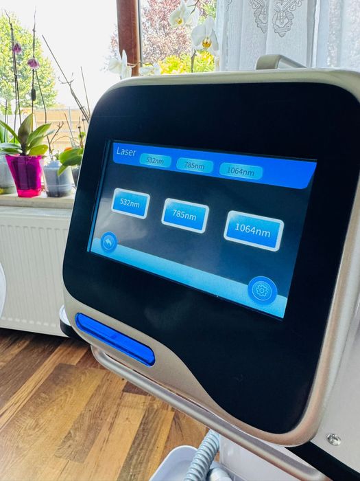 Laser Picolaser indepartare tatuaje/Carbon Peel  1 Milion Impulsuri