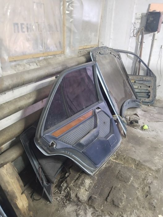 Двери на мерс 124