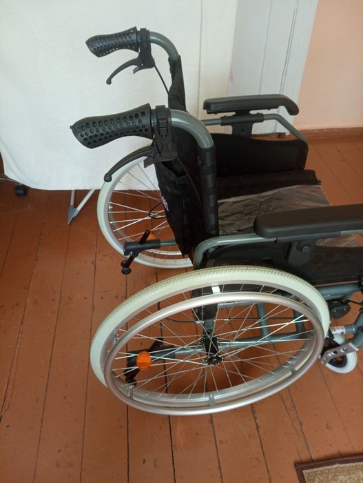 Инвалидная коляска