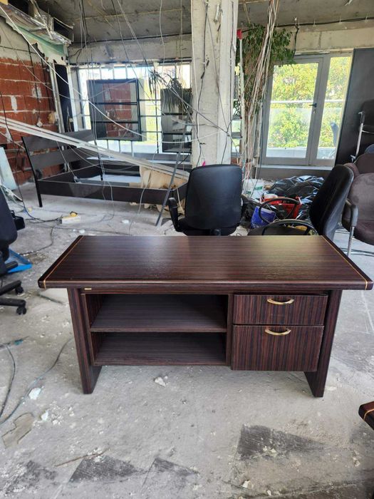 Масивно офис обзавеждане втора употреба