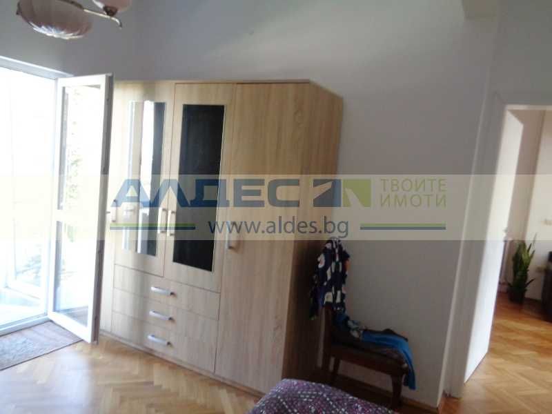 Дава се под наем Тристаен апартамент в София, Център - 100 кв.м за 918 € - Снимка #8