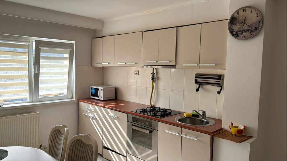 Proprietar Vand Apartament cu 3 camere zona centrala complet mobilat
