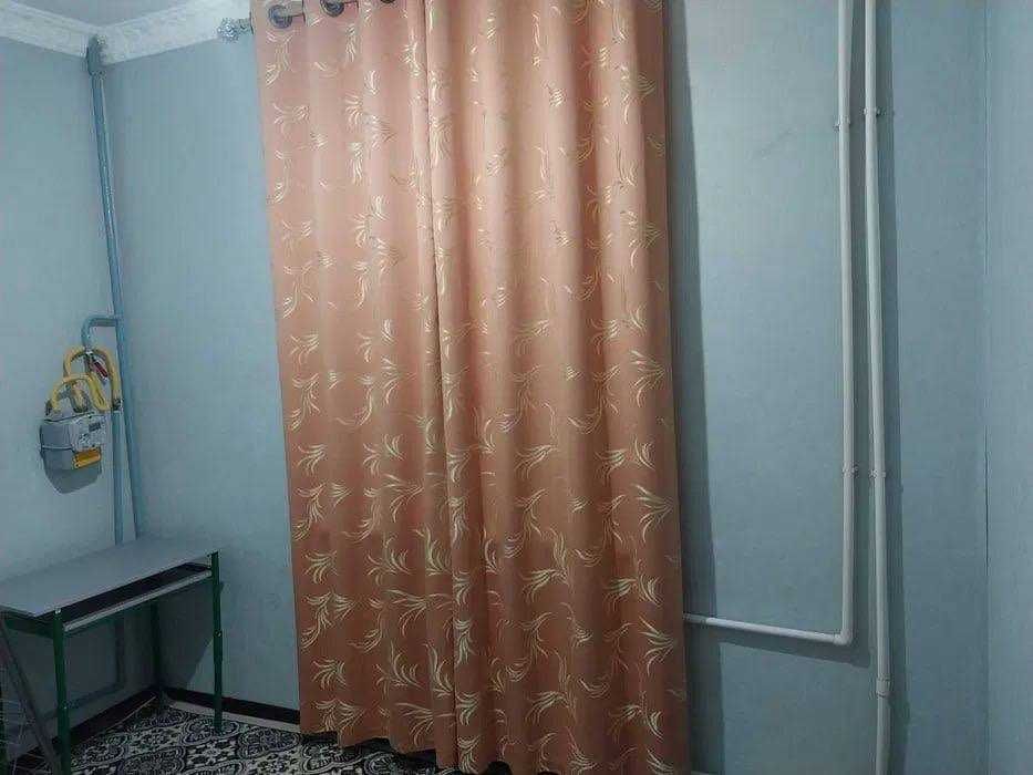 Продается 2в3-комнатная квартира, массив Карасу-2, ориентир Корзинка