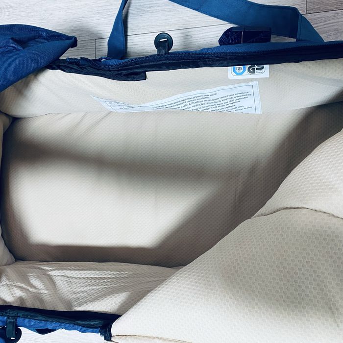 Продам новую переноску Chicco