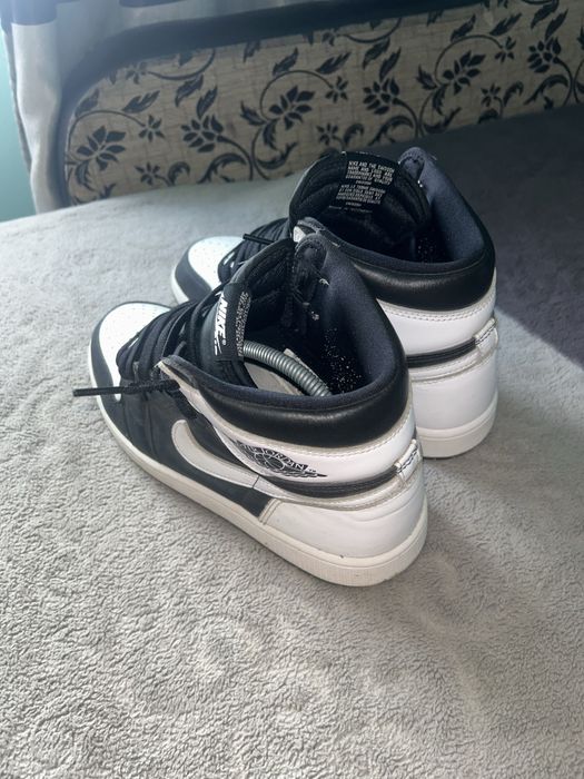 Jordan 1 reverse panda