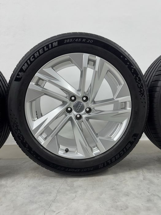 Jante Audi Q7 R20 SQ7 4M Originale Michelin de vara 2023 90%