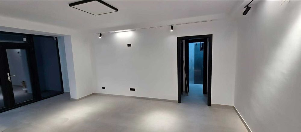 PROPRIETAR: Spațiu Comercial Ultra-Central - Bd. Roman Mușat - 58 mp - Renovare 2026 - Autorizație DSP (Comision 0%)