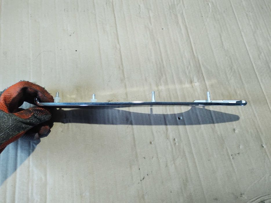 Декоративна Лайсна Задна Дясна Врата Mercedes E class W211 V6 Tmodel