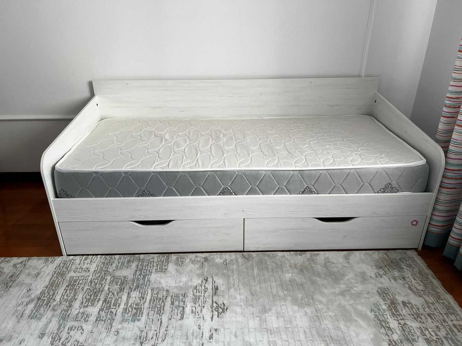 Кровати односпальные с нишами