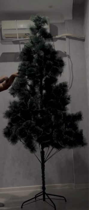 Елка с игрушками