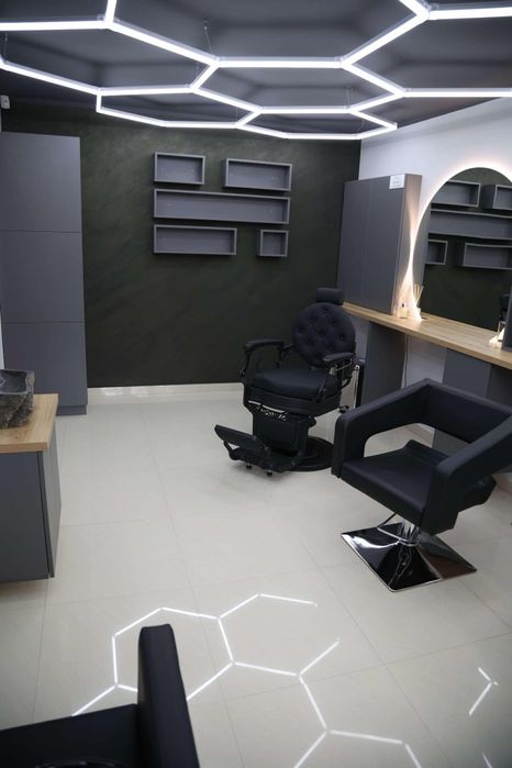 Salon de înfrumusețare închiriază posturi