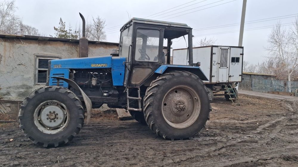 Продам трактор МТЗ-1221