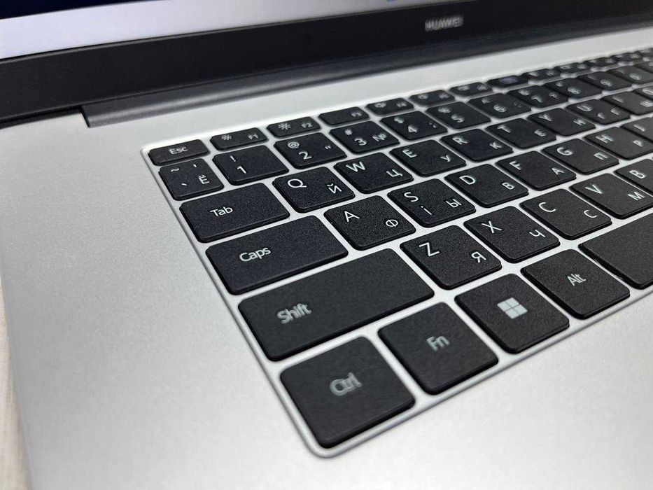 HUAWEI Core i3-11*ОЗУ 8/SSD 256/Для бизнеса Идеал Без царапин