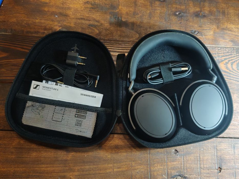 Căști Sennheiser Momentum 4 Wireless