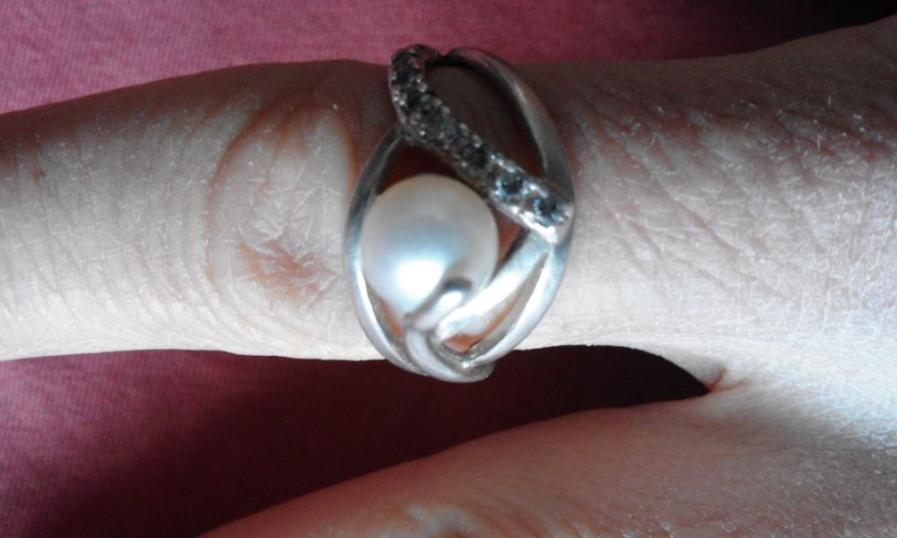 Сребърен дамски пръстен с перла - нежна, изящна изработка! КРАСОТА!