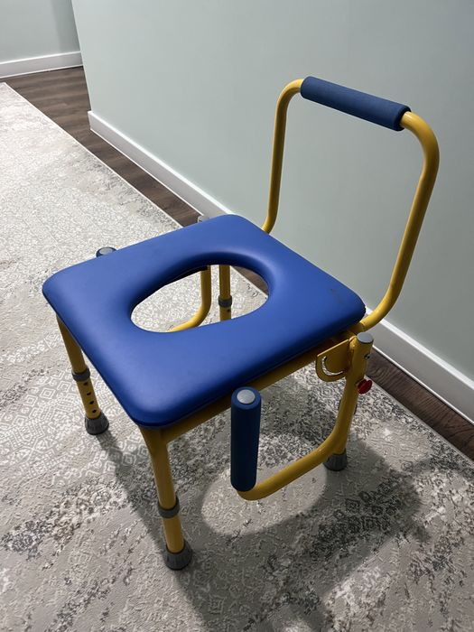 Санитарный стул