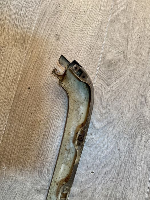 Ornament nichelat bara spate mercedes w126 mijloc si lateral dreapta