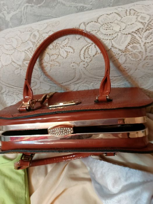 Продается сумка дамская