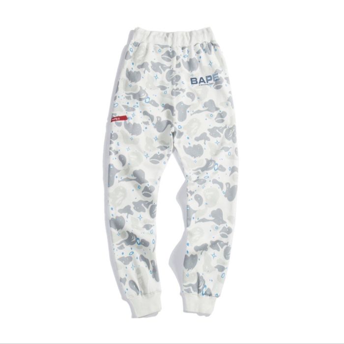 Продается штаны унисекс на подростка. Производство Япония. Бренд: Bape