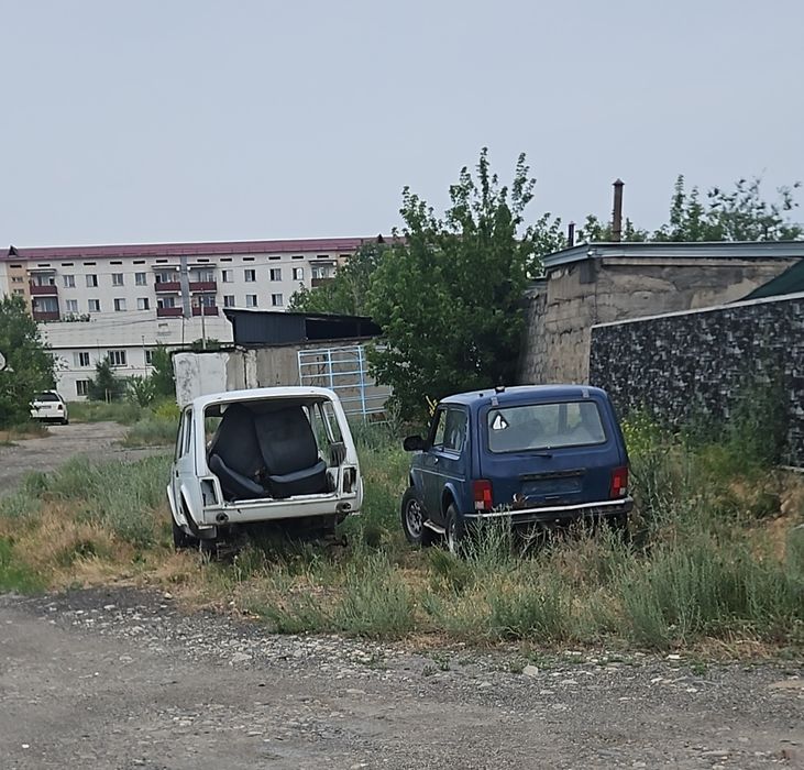 Разбор нивы есть все запчасти