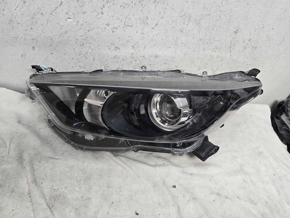 Оригинален фар Тойота Ярис   Toyota Yaris