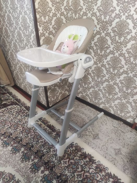 Bola uchun ovqatlanadigan stul 3tasi 1da