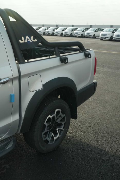 Jac j9 Zamonaviy dizayn, kuchli harakat.