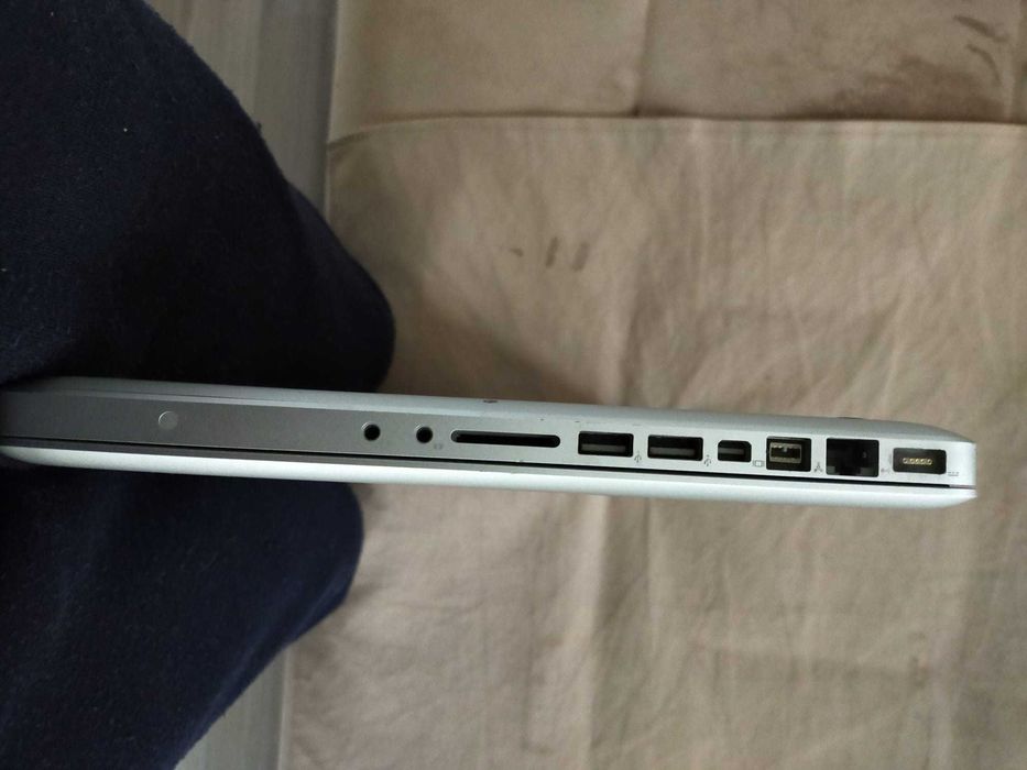 Vând ansamblu complet display (capac + ecran) pentru MacBook Pro 15 inch A1286