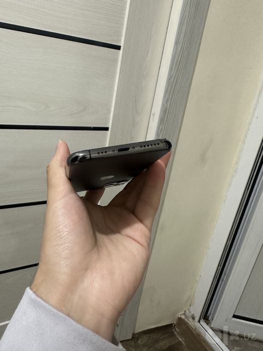 iphone 11 pro     .