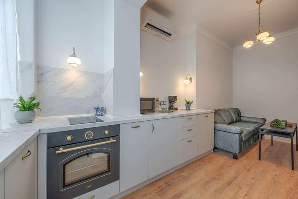 Дава се под наем Двустаен апартамент в София, Център - 44 кв.м за 650 € - Снимка #1