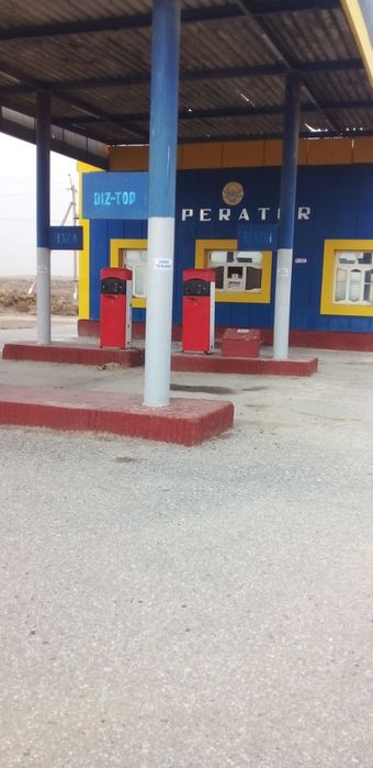 Zapravka Ayoqsh sotiladi