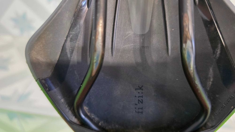 Седалка Fizik Terra Argo X5 150mm – gravel / MTB, къс нос, с канал