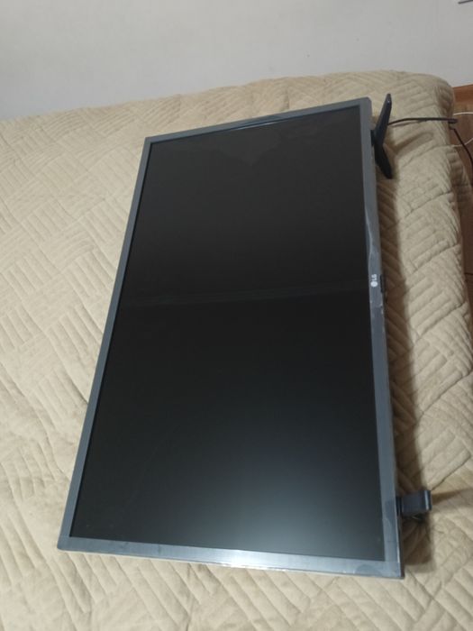 Телевизор LG smart, диагональ 32