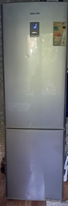 Холодильник Samsung