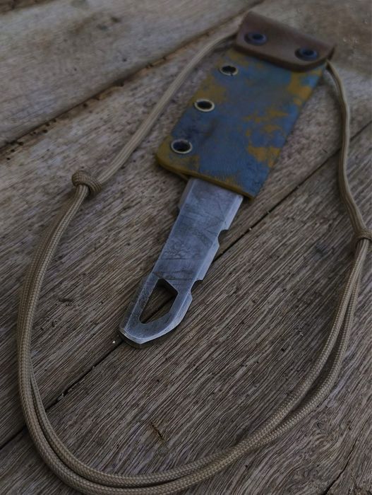 Нож ръчна изработка за врат