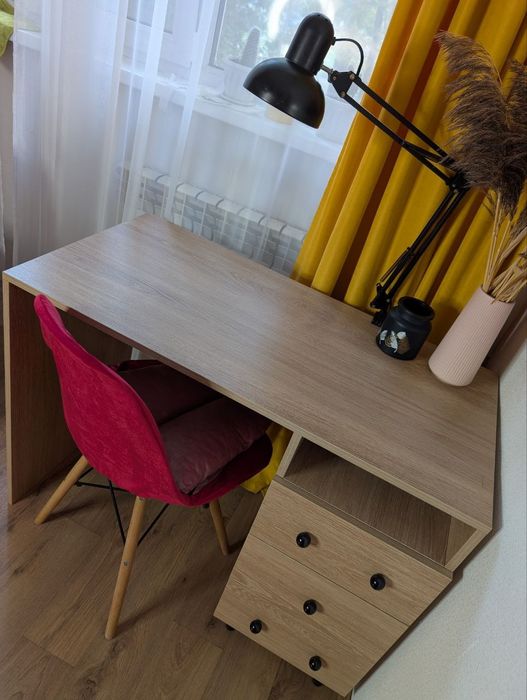 Продам стол письменный