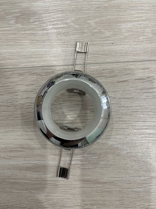 Продам софиты с белым матовым и с голубым стеклом