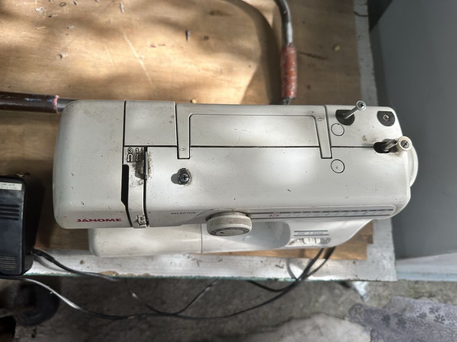 Швейная машина Janome RE 1306