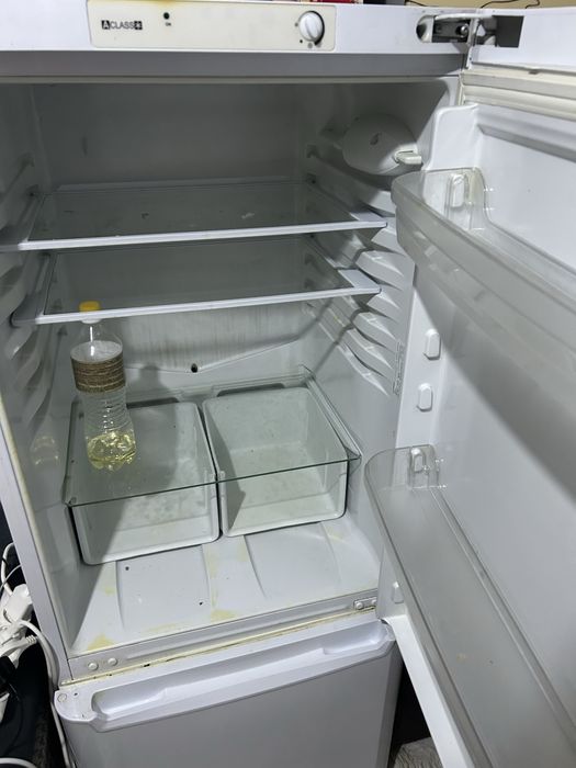 продам холодильник indesit