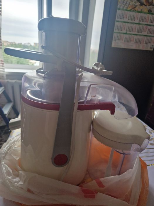 Продам соковыжималку
