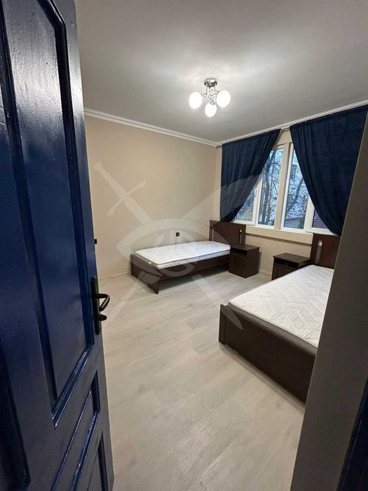 Дава се под наем Етаж от къща в Пловдив, Младежки Хълм - 80 кв.м за 663 € - Снимка #1