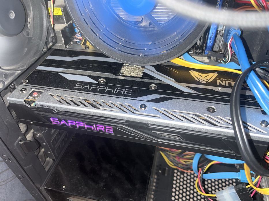 продам Radeon (TM) RX 470 Graphics (8 GB) обслужена