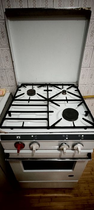 Aragaz gaze naturale cu cuptor