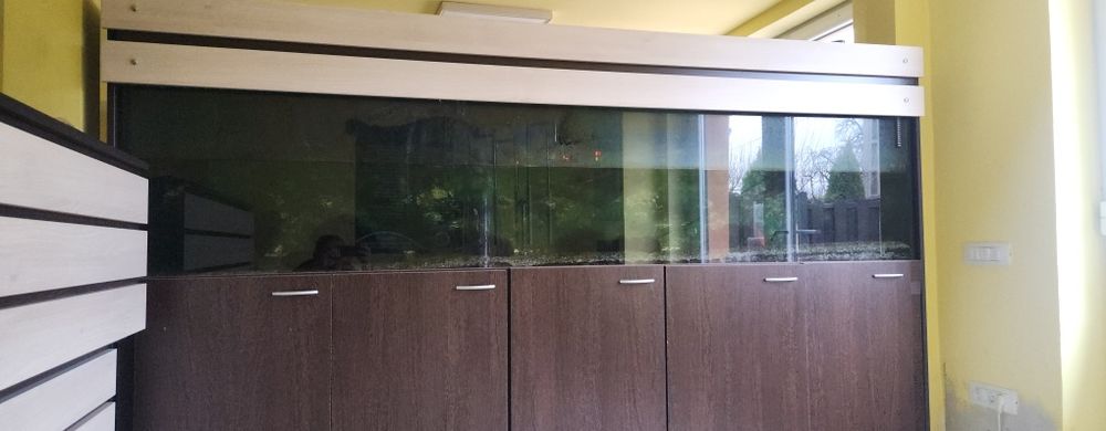 Acvariu  2600x1700x660 pe structura metalica si mobilier