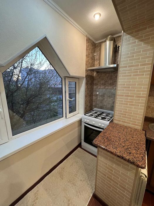 Центр Айбек, Чехова 2/5/9